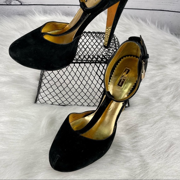 REPORT Signature Black Velvet Stilettos w/Round Toe, Platform, Strap & Buckle - Picture 15 of 15